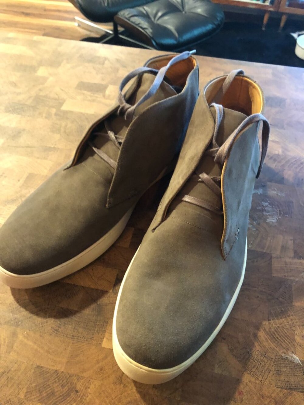 Vince Camuto Gullie Mid Top Casual Suede Sneaker, Men's Size 12 M